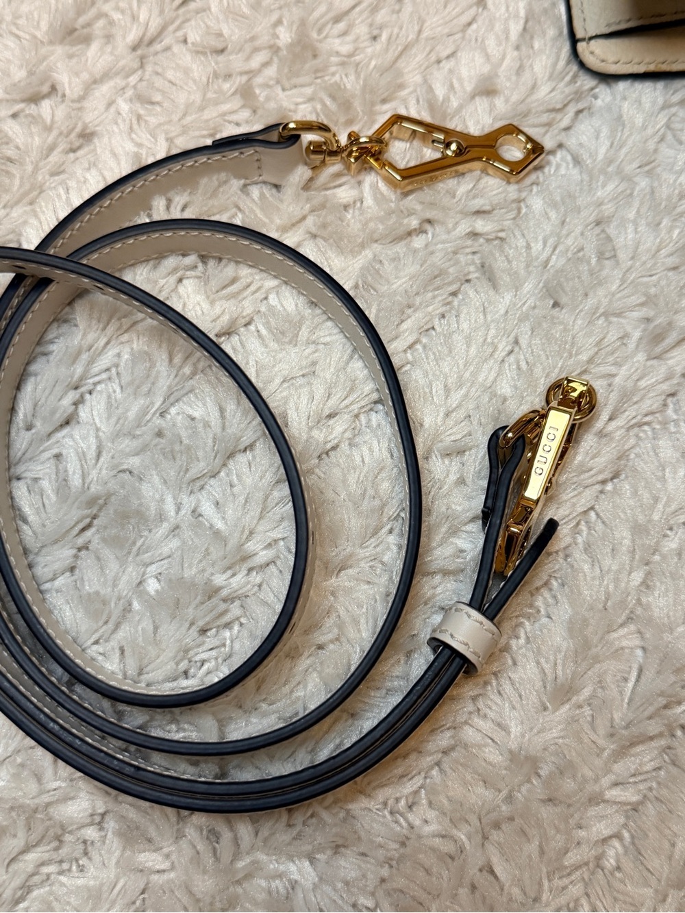 Gucci Sylvie Crossbody with Gold Star & Bee and Red-Blue Stripe strap - Picture 15 of 16
